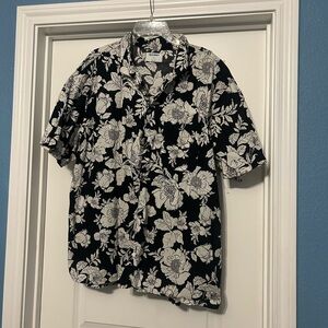 Old Navy Black and White Floral Men's Shirt